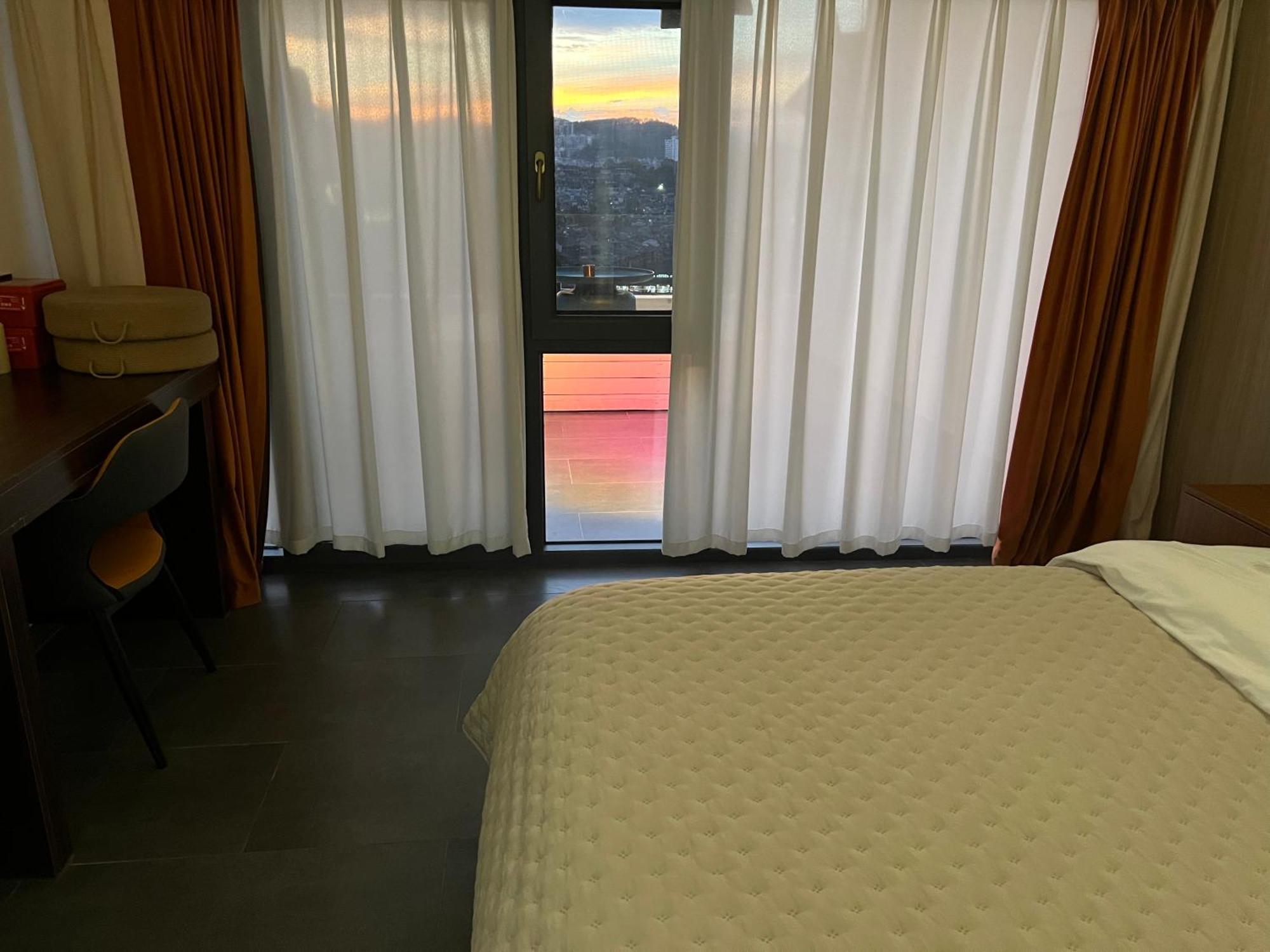 Phoenix Best River View B&B Фэнхуан Экстерьер фото