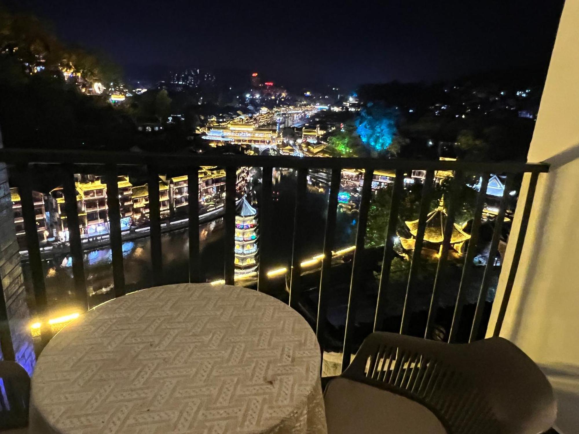 Phoenix Best River View B&B Фэнхуан Экстерьер фото