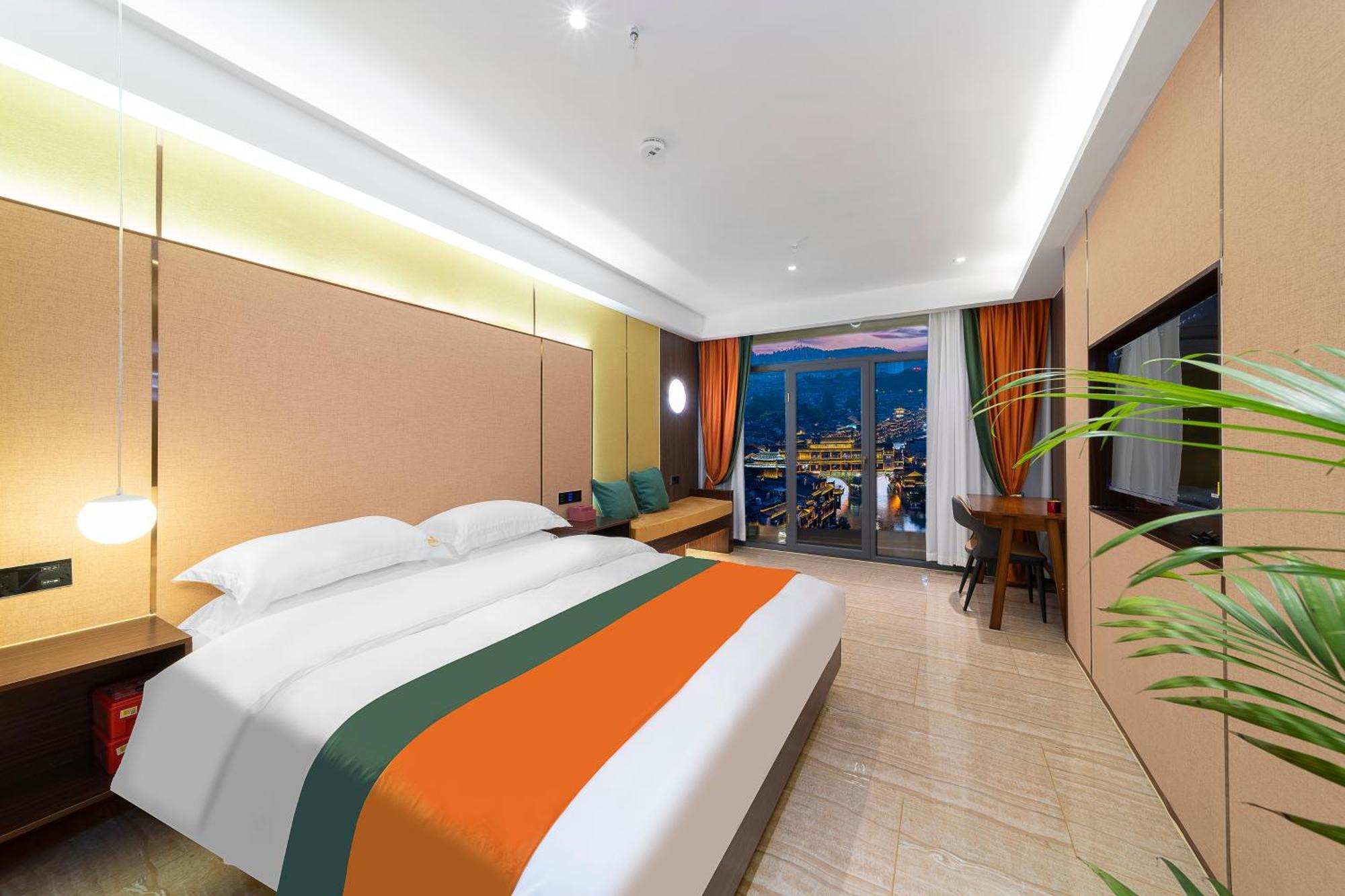 Phoenix Best River View B&B Фэнхуан Экстерьер фото